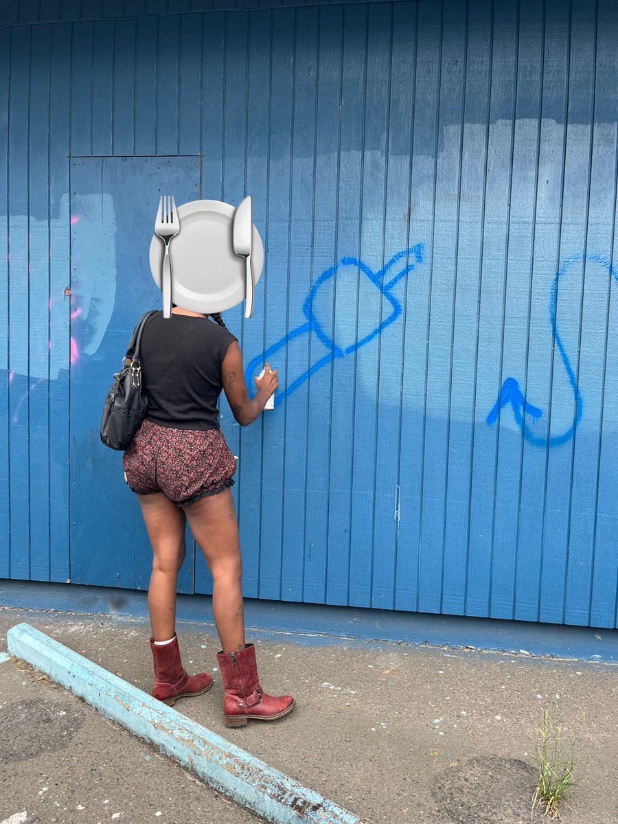 nauticalorie's tweet image. guys i was w my friend and she took some pictures of me that are the least flattering EVER. i gained 10 pounds with my boyfriend and its showing. i need to give up food BAD wanna drink alcohol and use my calories on that. any bootcamp suggestions??