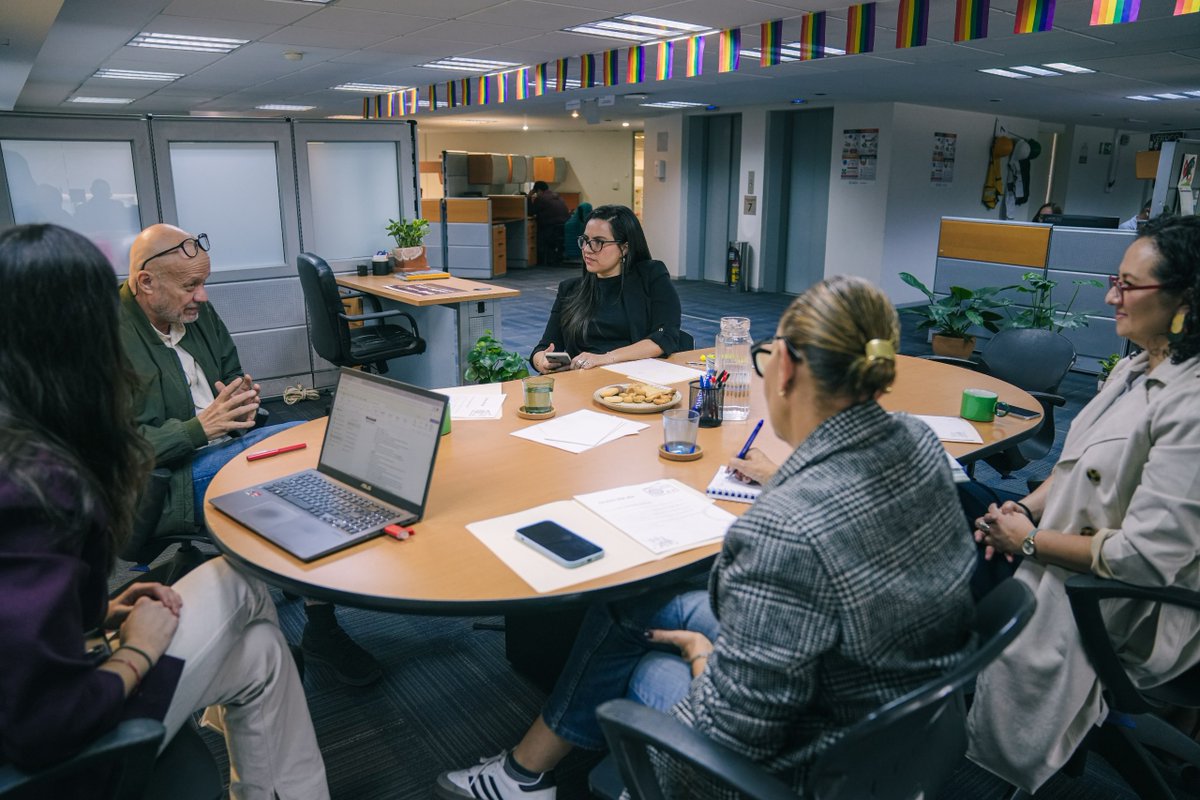 Iniciamos mesa de trabajo con <a href="/imerhoy/">IMER</a>, encabezada por Fernando Chamizo, Director General, y Paulina Romero, Directora General de Comunicación Social, para promover una comunicación incluyente.

Los medios públicos son clave para una sociedad más igualitaria y libre de violencia.