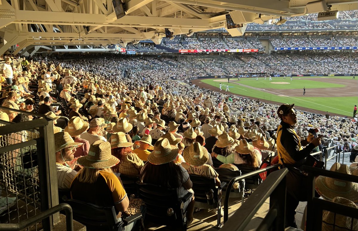 sdutkirKDKenney's tweet image. All these straw hats tonight at @PetcoPark remind me of walking through the living room back in the day when my dad had Hee Haw on the TV.