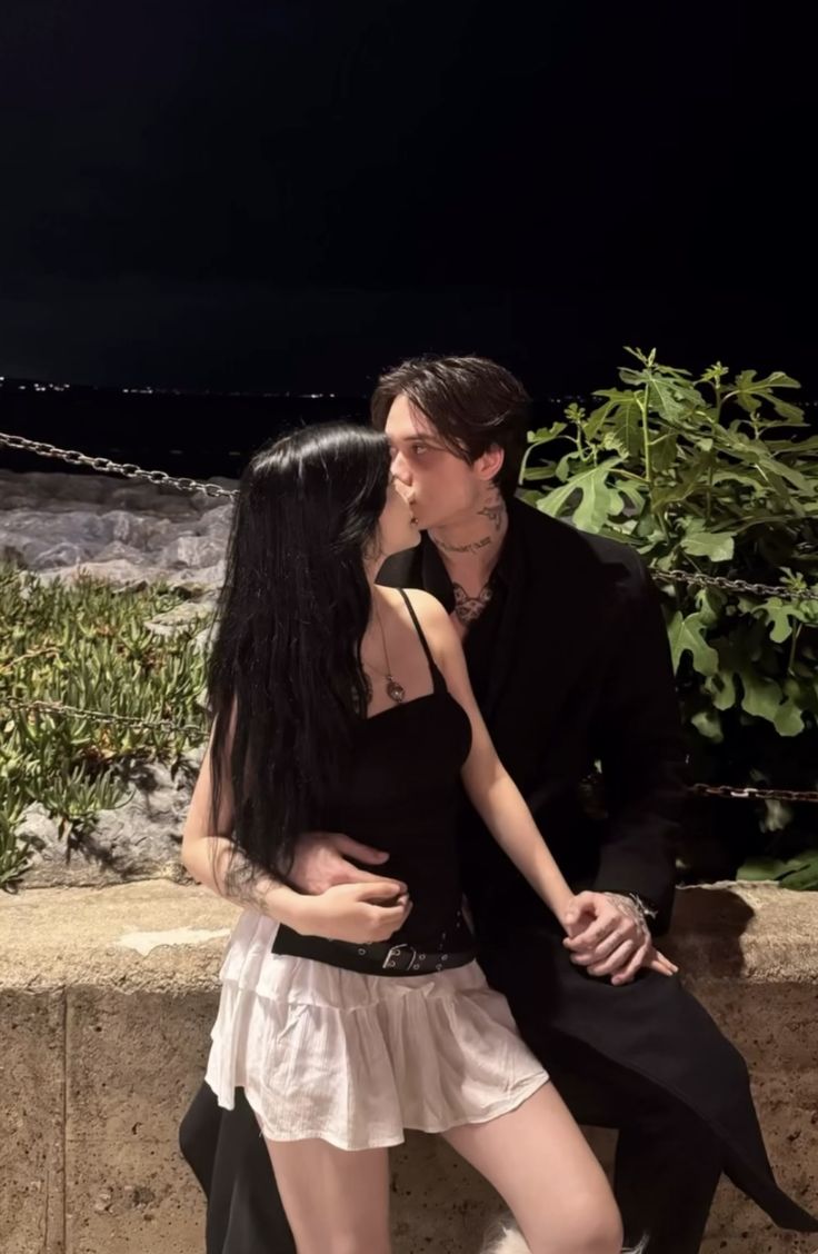 ㅤㅤㅤㅤㅤㅤㅤ        
       •••Esto es real gansta love•••
ㅤㅤㅤㅤㅤㅤㅤ