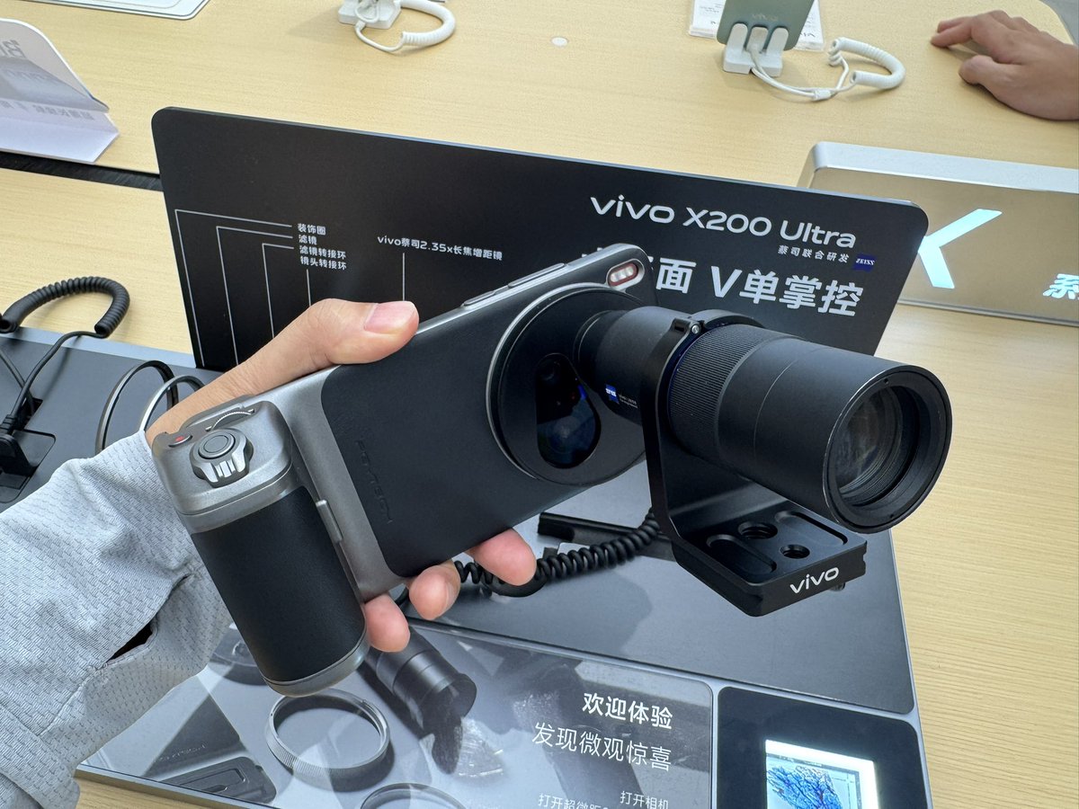 heling1682002's tweet image. DSLR Killer, Vivo x200ultra photography kit offline store quick test. #vivox200ultra #dslr