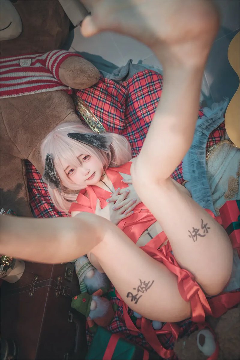 ForestAny3680's tweet photo. 神沢永莉 - 请签收小春的礼物（蔚蓝档案） - #Cosplay
🔥 完全免费的成人全内容站，高清流畅， 👉 https://t.co/yq2cKrDHns #美女 #黑丝 #成人cosplay https://t.co/PRbohYatew