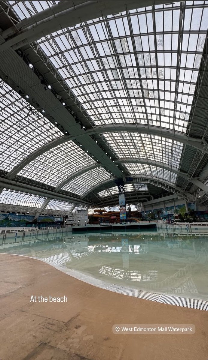 Quem é vivo sempre aparece! 😜

Josh Beauchamp | Stories: “Na praia”