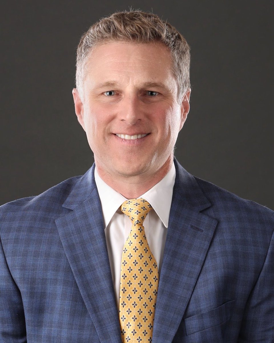 WakeSportsBIZ's tweet image. We kicked off our summer course with lead off speaker, Dave Marmion. The CFO and CRO for the College Football Playoff shared how adaptability, showing up, and doing your best work can open big doors in college athletics. Real growth happens outside the classroom!
✅ Be Available…