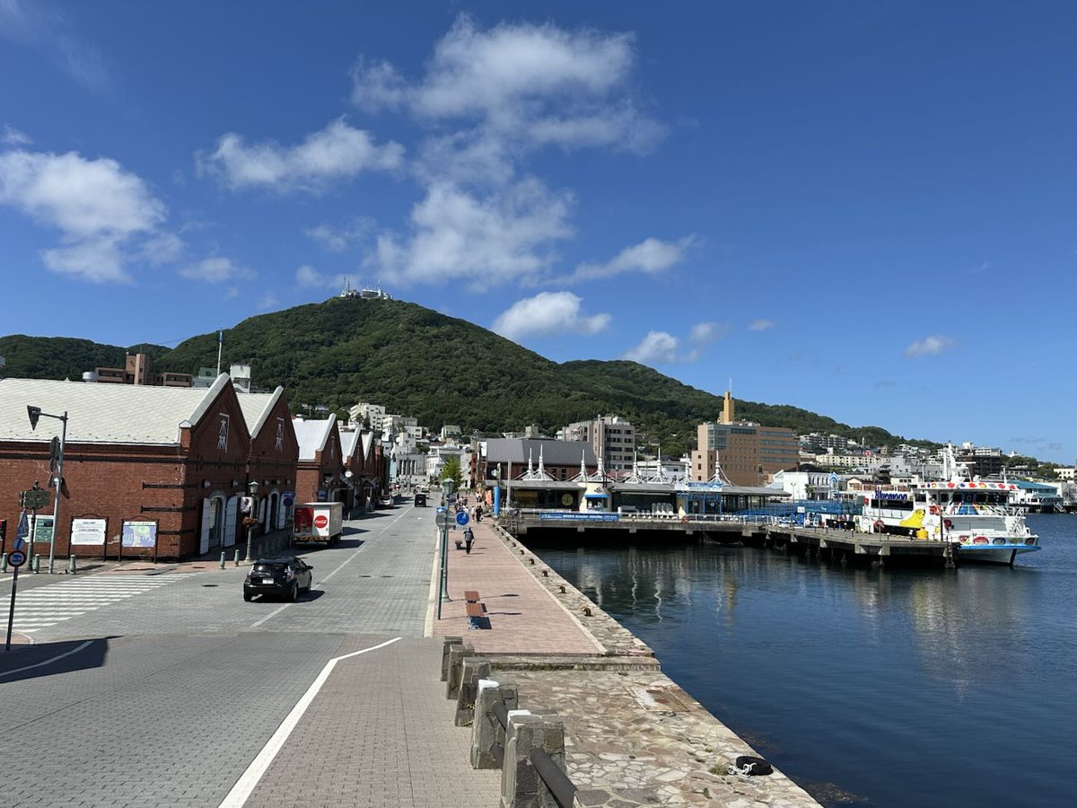 mavskn's tweet image. ＼ワーケーションin函館／
函館ブランチからちょっと歩くだけで、いつもの札幌とはぜ〜んぜん違う景色が広がってるんだわん…！
 空気もきれいで気持ちいい〜っ⛱️

#札幌エンジニア #札幌 #システム開発 #エンジニア #企業アカウント #企業公式相互フォロー #プログラミング #Web制作 #フロントエンド