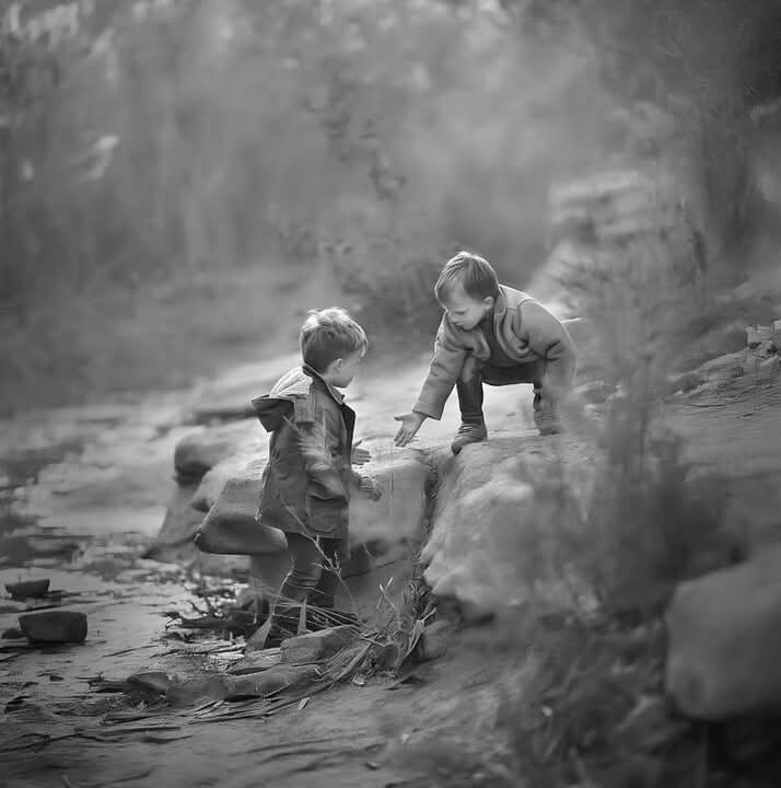 Good morning!
Surround yourself with people who are going in lift you higher.

#ZeeshanMotives #MorningVibes