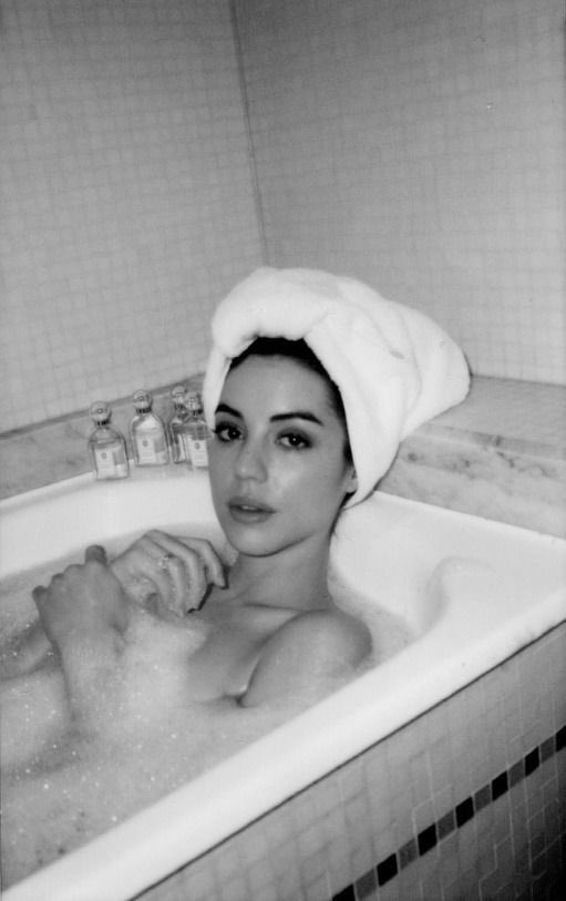 ice princess Hale (roleplay) tweet media