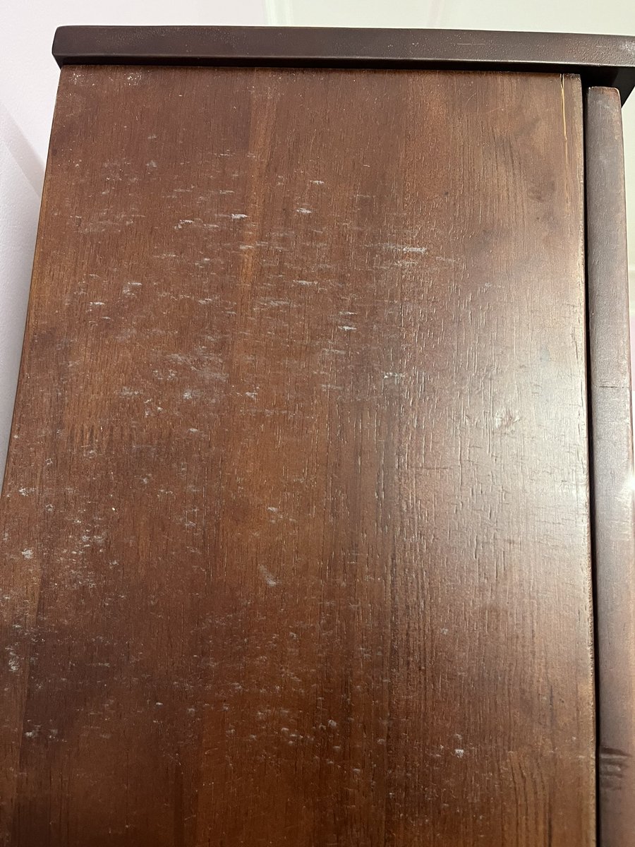vintewari's tweet photo. Very poor customer support from @SupportWakefit we are chasing them from last 7 days about our email complaint about dusty and cracked dressing table and @WakefitCo is not replying, every time they are saying that we will respond in next 24 to 48 hours. Image and video attached. https://t.co/woTu7CEqEX