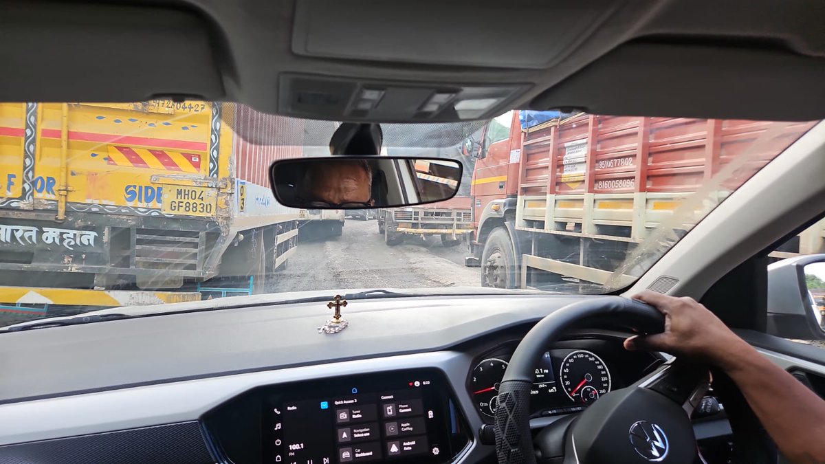 LemosPrasad's tweet photo. @nitin_gadkari @nsitharaman @Dev_Fadnavis @PratapSarnaik @My_MBMC @lokmat @LoksattaLive @mumbaimirror Nirmala ji, the regular tax payers have to face these challenges on Indian roads (GAIMUKH GHAT - Mumbai to Thane Roue) CM Devendra Sir ehat is the use of Double Engine govt ?? https://t.co/Ikyaw7o7rQ
