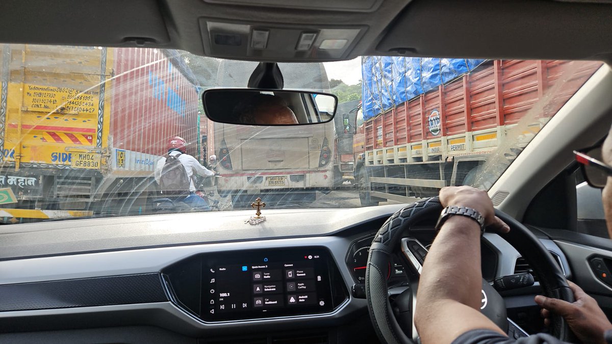 LemosPrasad's tweet photo. @nitin_gadkari @nsitharaman @Dev_Fadnavis @PratapSarnaik @My_MBMC @lokmat @LoksattaLive @mumbaimirror Nirmala ji, the regular tax payers have to face these challenges on Indian roads (GAIMUKH GHAT - Mumbai to Thane Roue) CM Devendra Sir ehat is the use of Double Engine govt ?? https://t.co/Ikyaw7o7rQ