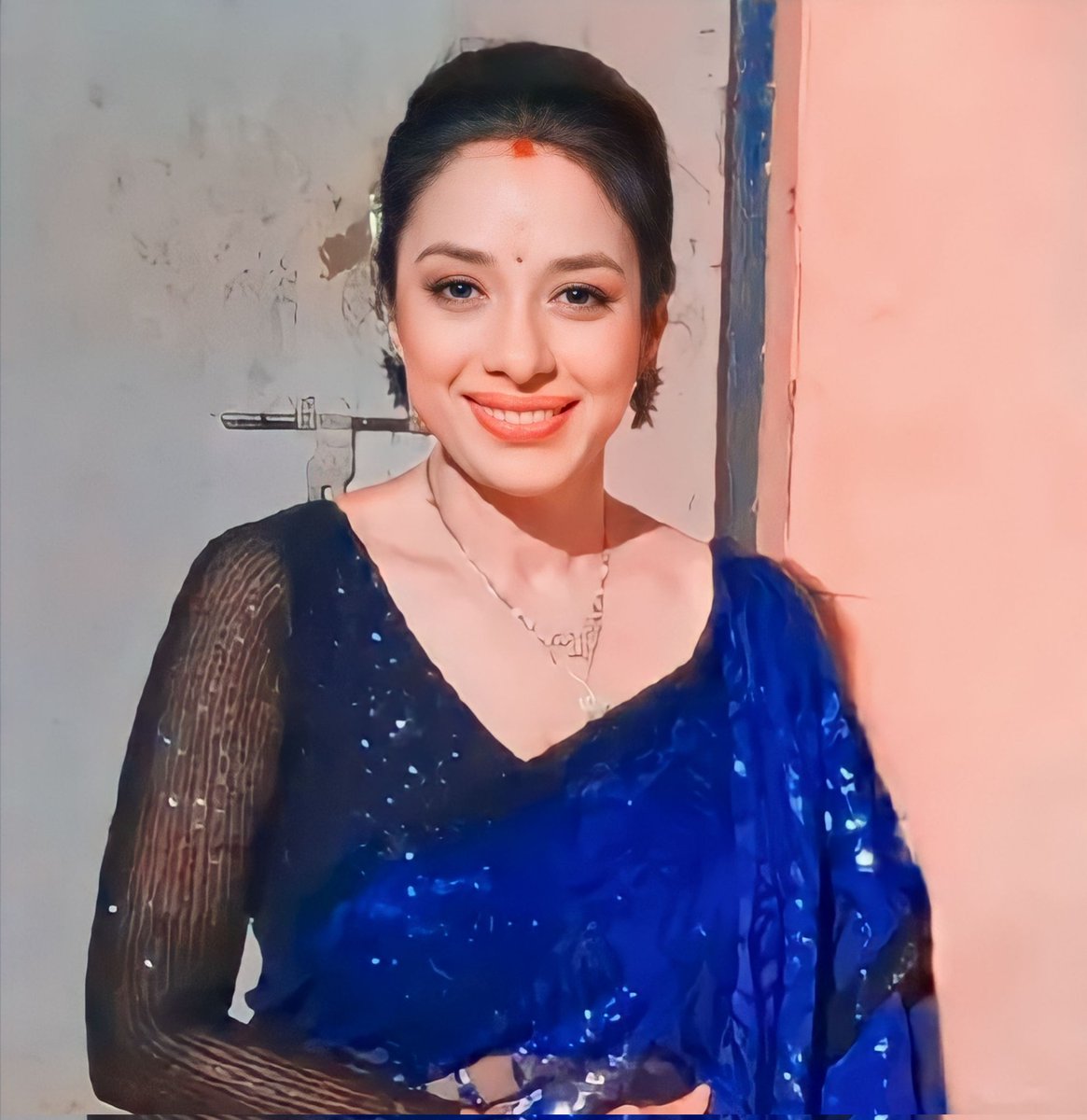 #GoodMorning

Lookinnnngg beautiful....❤️

Evergreen beauty❤️
Just love your simplicity

#Anupamaa
#RupaliGanguly