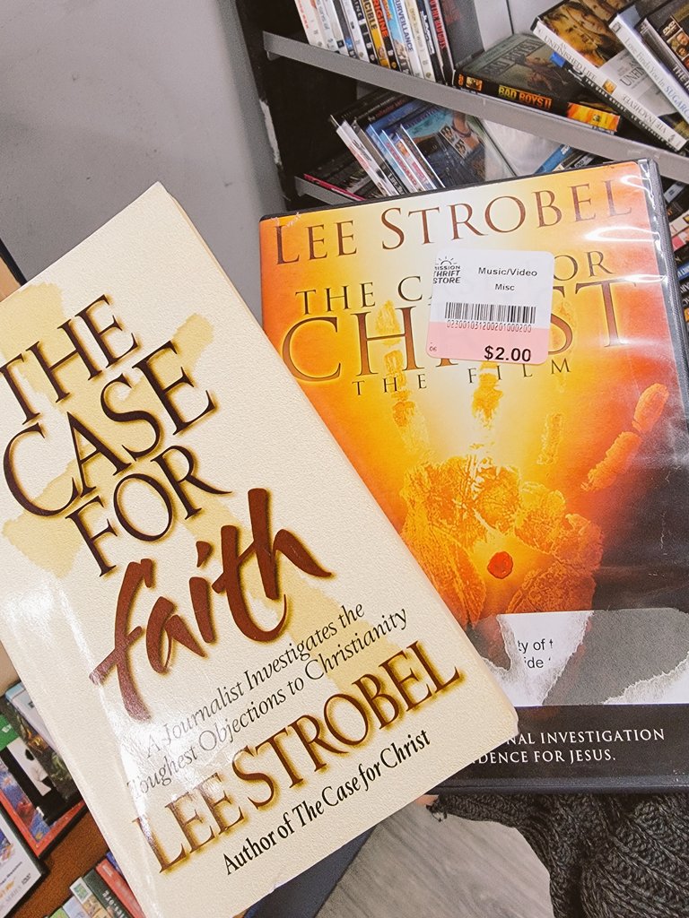 EvKtheArtist's tweet photo. Picked up these bad boys at a thrift shop! Wooo!
Can't wait to watch "The Case For Christ" and also share "The Case For Faith" with someone searching.
#thecaseforchrist #leestrobel #thecaseforfaith #epicscore 🕺 https://t.co/CF0NORtXwL
