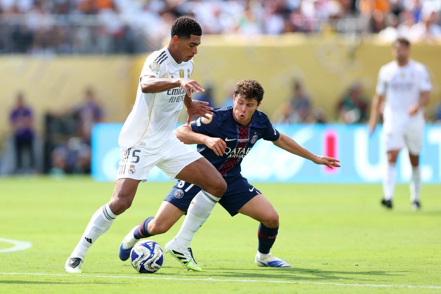 XHSports's tweet photo. Fabian Ruiz scored two first-half goals as Paris Saint-Germain reached the #FIFACWC final on Wednesday with a 4-0 rout of Real Madrid https://t.co/H6Pxk6MtLM https://t.co/aMpVGk18gq