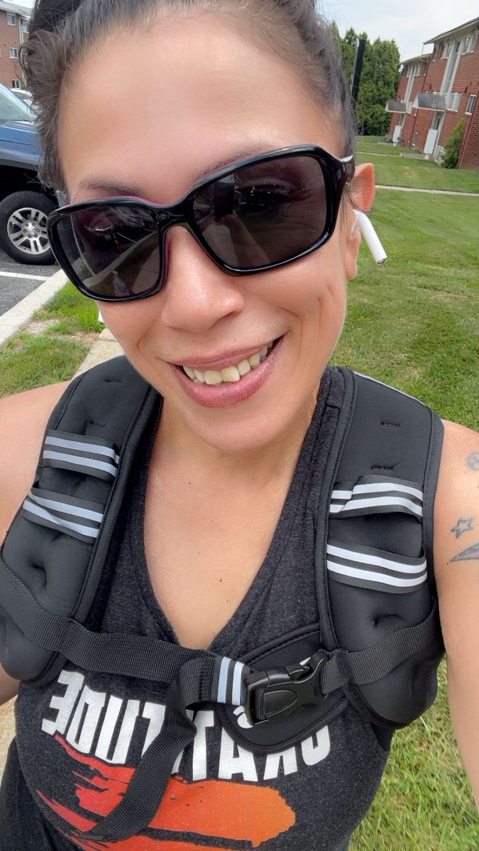 _Deadmomalive's tweet image. Today was very challenging
I got this weighted vest and burned about 877 calories with this bad boy!
I’m exhausted today
Good night
#FitnessMotivation