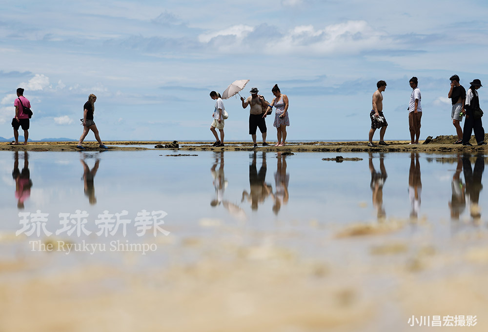 ryukyushimpo_ph's tweet image. 今帰仁のまーさん、じょーとーむん発信!
ryukyushimpo.jp/newspaper/entr…
「#今帰仁村フェア」が10日から那覇市の琉球新報本社ビルで開催されます。12日まで。
テーマは「自然が香る、文化が躍る! 那覇で出会う、#今帰仁 の彩り!」。
写真は #古宇利島 の「#ハートロック」がある #ティーヌ浜です