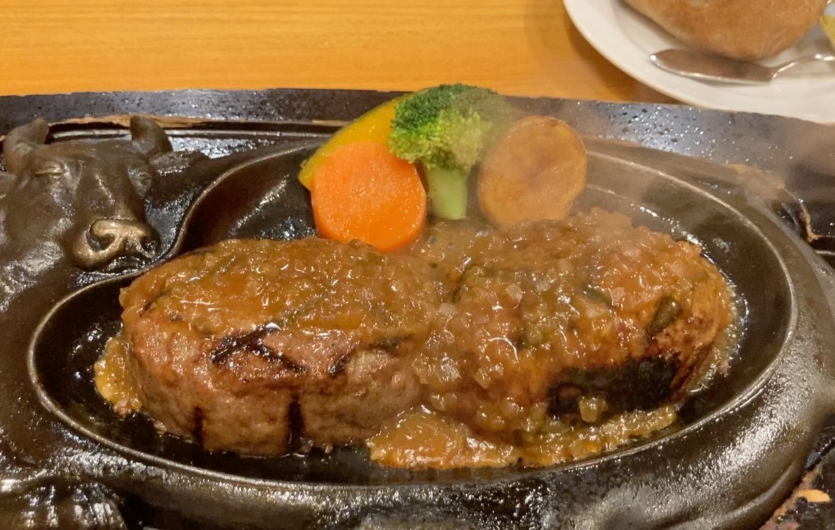 #見た人もなにか無言で茶色い何かをあげる