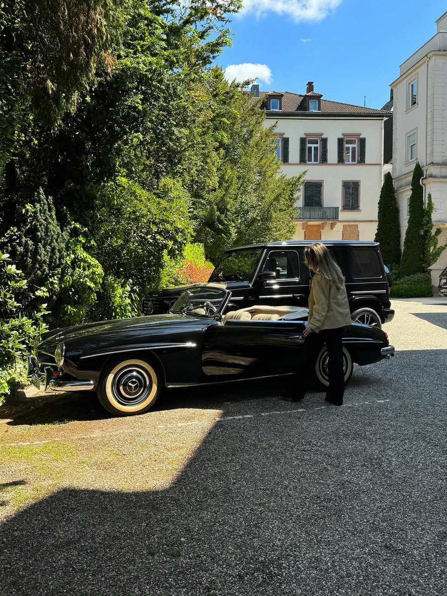 MercedesBenzInd's tweet photo. Thursdays feel different in the #190SL.
#MBclassic #ThrowbackThursday #MercedesBenzIndia
Disclaimer: Accessories, colors and fitments shown may not be part of standard specification. Please read the brochure. https://t.co/pD3RhiJ0mh