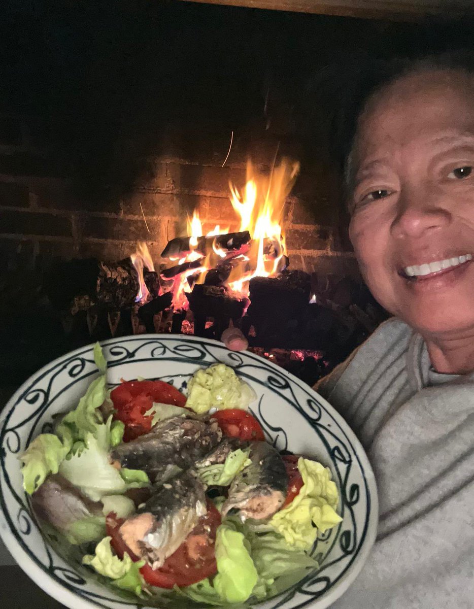 JimmyBarnes's tweet image. Tonight’s blackout dinner. Sardine salad and fireside toast.
@jane13barnes