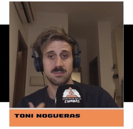 Este ser de luz cumple hoy un año más. 

Referente de mostachos y del mundo periodístico. 

Pueden felicitarte y mostrarle su cariño aquí para que lleve mejor la senectud.