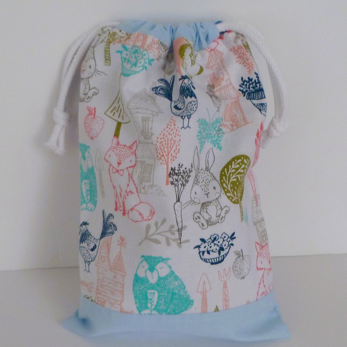 daisychcraftsuk's tweet image. daisychaincraftsukgb.etsy.com/listing/159129…
Drawstring Bag Cotton, Rabbit, Fox,Owl and Birds pattern design, Gift Bag, Accessory travel pouch
Phone charger storage 
#etsy #etsyshop #drawstring #bag #handmade #fox #owl #rabbit #etsyfinds #giftbag