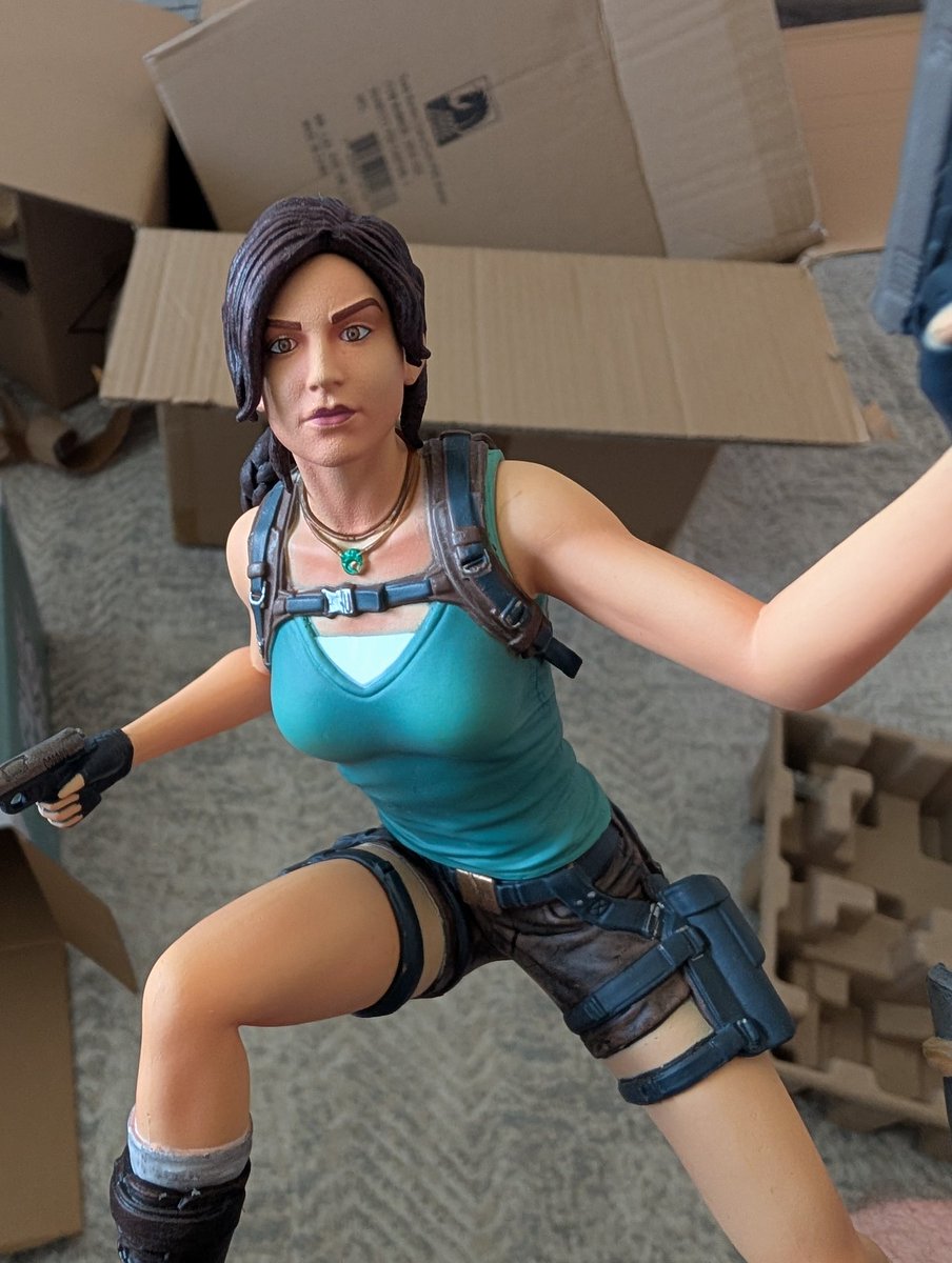 rainbow_geisha's tweet image. 😬...think this one will stay in the box. 😬. Oh god I hate it. @DarkHorseComics @tombraider