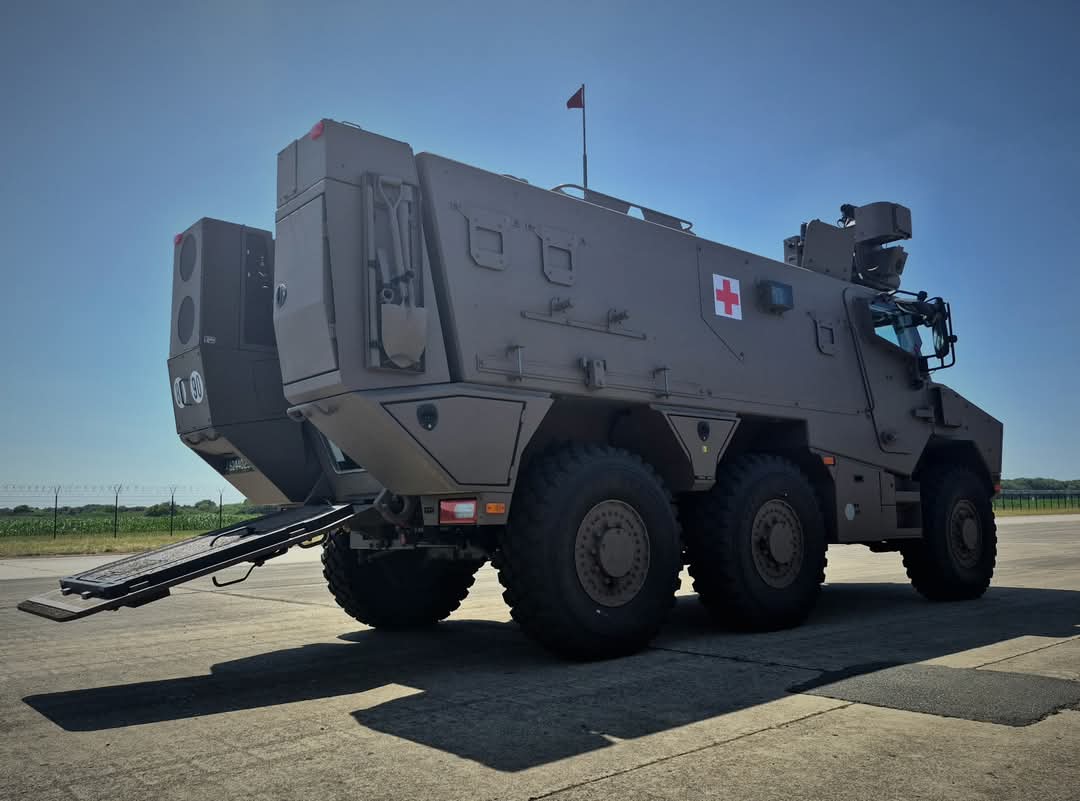 RegimentMedical's tweet image. Aujourd'hui, à Brétigny-sur-Orge, le Régiment médical s’entraîne sans relâche dans le cadre des répétitions du défilé du 14 Juillet.
Mobilisés pour leur unité avec fierté, les militaires visent l’excellence à chaque passage, en vue du grand rendez-vous sur les Champs-Élysées.