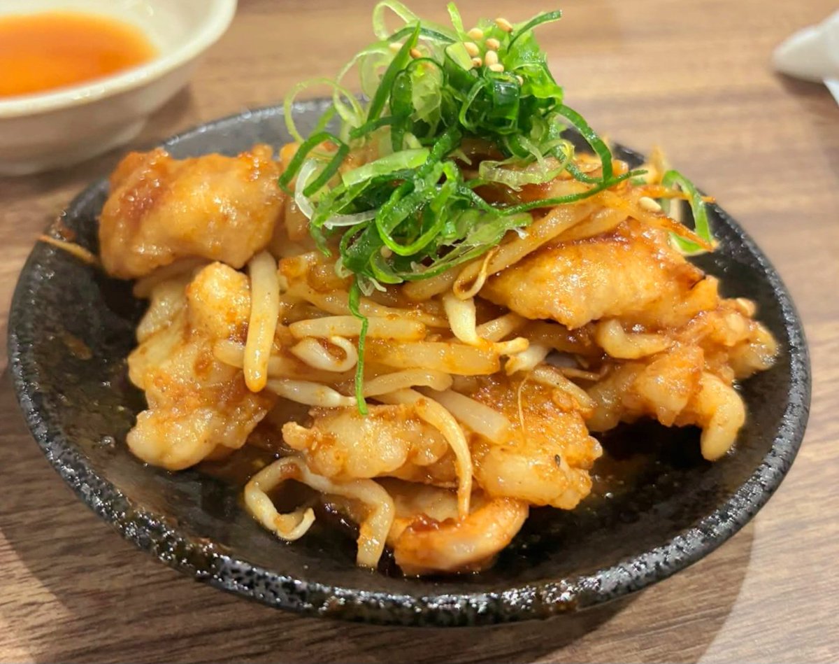 今日は19時から居ます！

阿波座の灯り名物、ホルモンのアカセン！ビールにぴったり！

木曜楽しく飲みまっしょい！