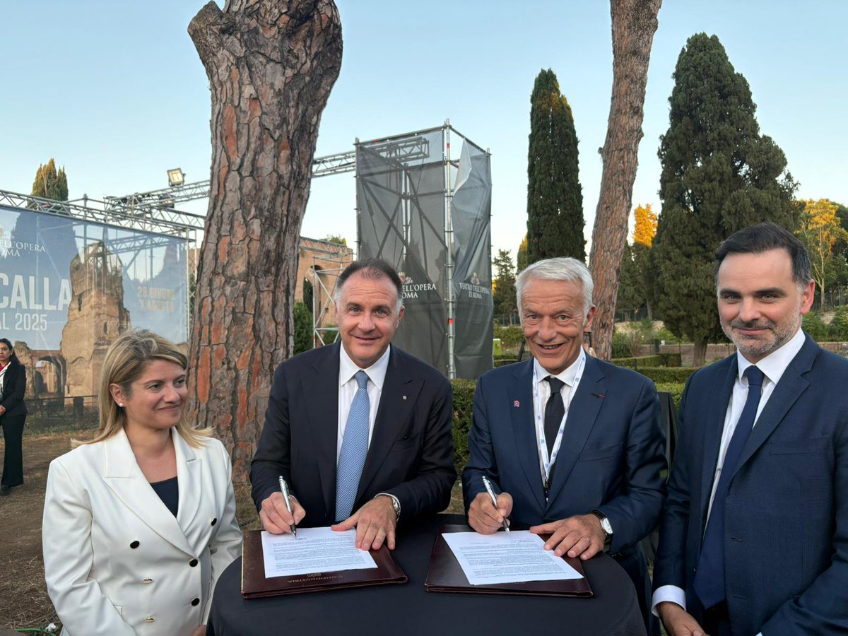PatrickMartin_1's tweet image. 7e forum franco-italien : @medef et @Confindustria plus que jamais mobilisés pour une Europe puissante, compétitive, souveraine. 🇫🇷🇮🇹
Avec mon homologue et ami @Orsini_Emanuele, nous partageons la même ambition pour notre Europe : qu’elle soit un véritable atout pour ses…