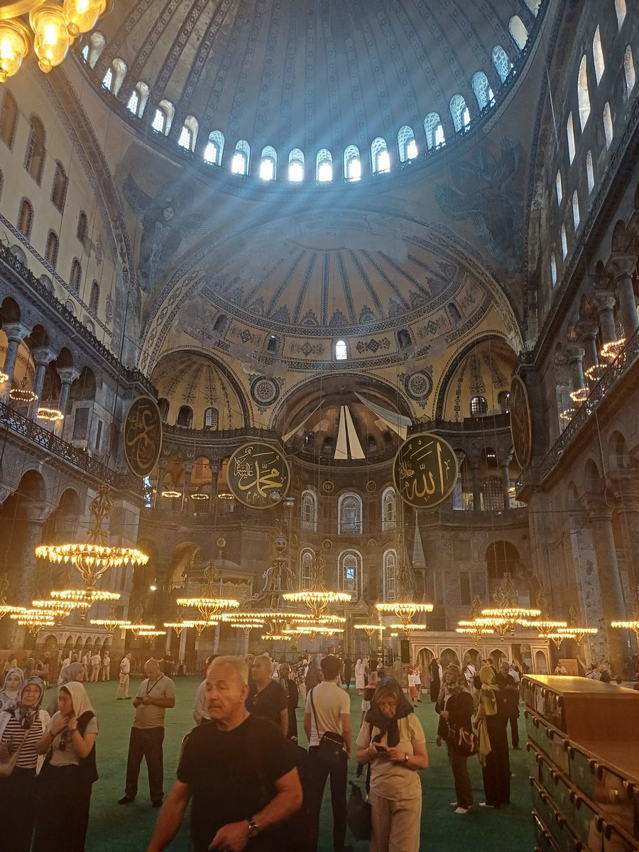 Zincirlerinin kırıldığını gördüğümüz gün gibi Gazze nin özgürlüğüne kavuştuğunu göreceğiz inşallah.

Her zorluğun ardında kolaylık vardır demiş Rabbim.#AyasofyaCamii