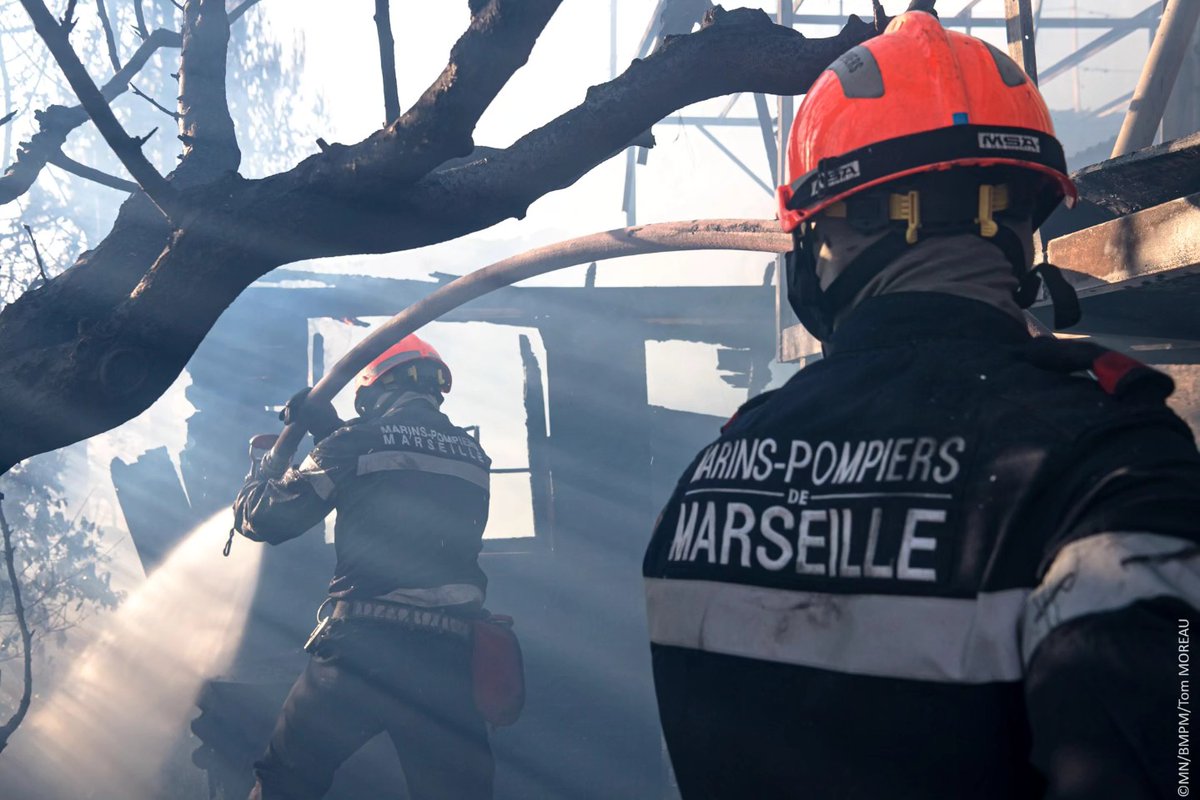 RĂ©gion Sud (@maregionsud) on Twitter photo đ«¶ #Guerredufeu Encore bravo et merci au <a href="/MarinsPompiers/">Marins-pompiers de Marseille</a>, aux Ă©quipes <a href="/Pompiers_13/">Pompiers13</a>, aux pilotes de Canadair et Ă lâensemble des forces de sĂ©curitĂ© mobilisĂ©s sur le terrible incendie qui a touchĂ© le Nord de Marseille. Il aura fallu plus de 24 heures aux plus de 1.000 pompiers đ«¶ #Guerredufeu Encore bravo et merci au <a href="/MarinsPompiers/">Marins-pompiers de Marseille</a>, aux Ă©quipes <a href="/Pompiers_13/">Pompiers13</a>, aux pilotes de Canadair et Ă lâensemble des forces de sĂ©curitĂ© mobilisĂ©s sur le terrible incendie qui a touchĂ© le Nord de Marseille. Il aura fallu plus de 24 heures aux plus de 1.000 pompiers