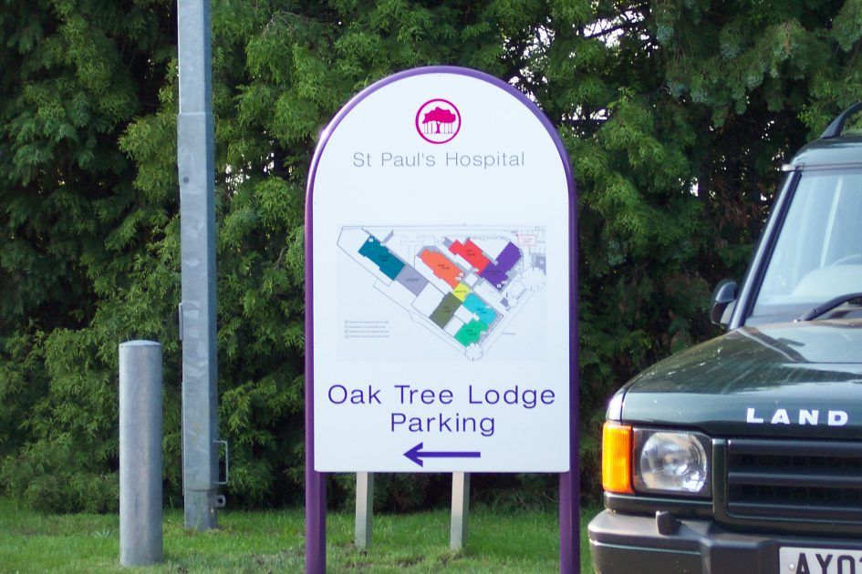 impact4signs's tweet image. Effective directory signage improves visitor experience. See how our acrylic, slatted, and exterior signs can enhance your space. Click to find out more. im4s.uk/informationsig… #OfficeSigns #SignSolutions #CorporateBranding