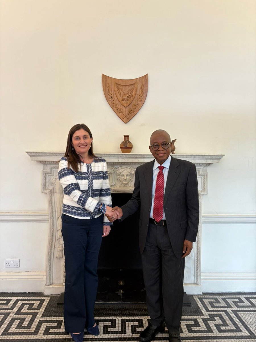 HadjimanoliM's tweet image. 📍London |🇬🇧
During my visit to London, I had the pleasure of having a series of bilateral meetings with the Honorable Deputy Minister of Transport of South Africa, Mr. Mkhuleko Hlengwa 🇿🇦, Honourable Minister of Marine and Blue Economy of the Federal Republic of Nigeria 🇳🇬,…