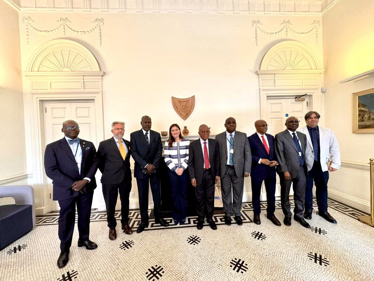 HadjimanoliM's tweet image. 📍London |🇬🇧
During my visit to London, I had the pleasure of having a series of bilateral meetings with the Honorable Deputy Minister of Transport of South Africa, Mr. Mkhuleko Hlengwa 🇿🇦, Honourable Minister of Marine and Blue Economy of the Federal Republic of Nigeria 🇳🇬,…