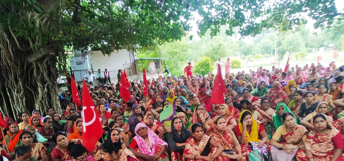 KisanSabha's tweet photo. From Morena, Gwalior and Rewa in Madhya Pradesh.
#9thJulyGeneralStrike https://t.co/Xj5pTGA7pL