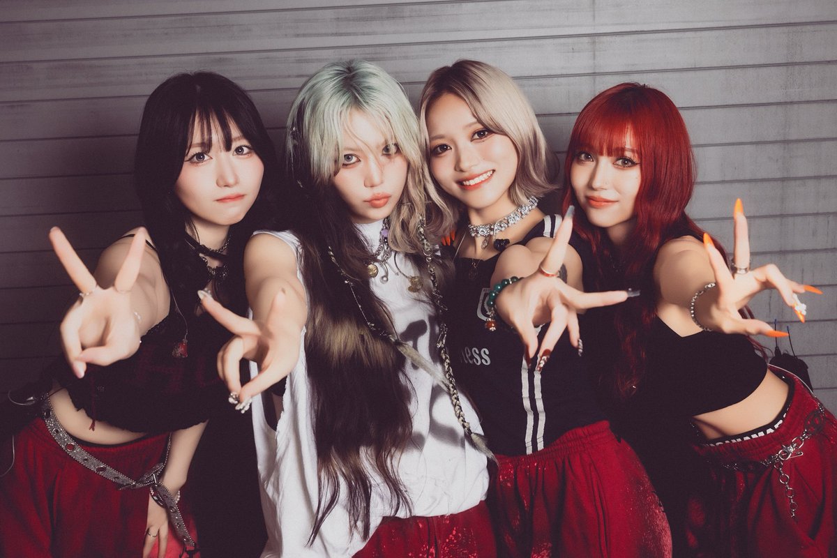 rakia_rin's tweet image. 7月9日 𝐓𝐡𝐞𝐫𝐞 𝐢𝐬 𝐬𝐮𝐫𝐞𝐥𝐲 𝐭𝐨𝐦𝐨𝐫𝐫𝐨𝐰

我儘ラキア ラストライブ
本当にありがとうございました。

くまみちゃん、れいな、みりぽ。
3人と活動できて、本当に良かった。
家族だよ。ずっと大好き。宝物です。

応援してくださったファンの皆さま、…