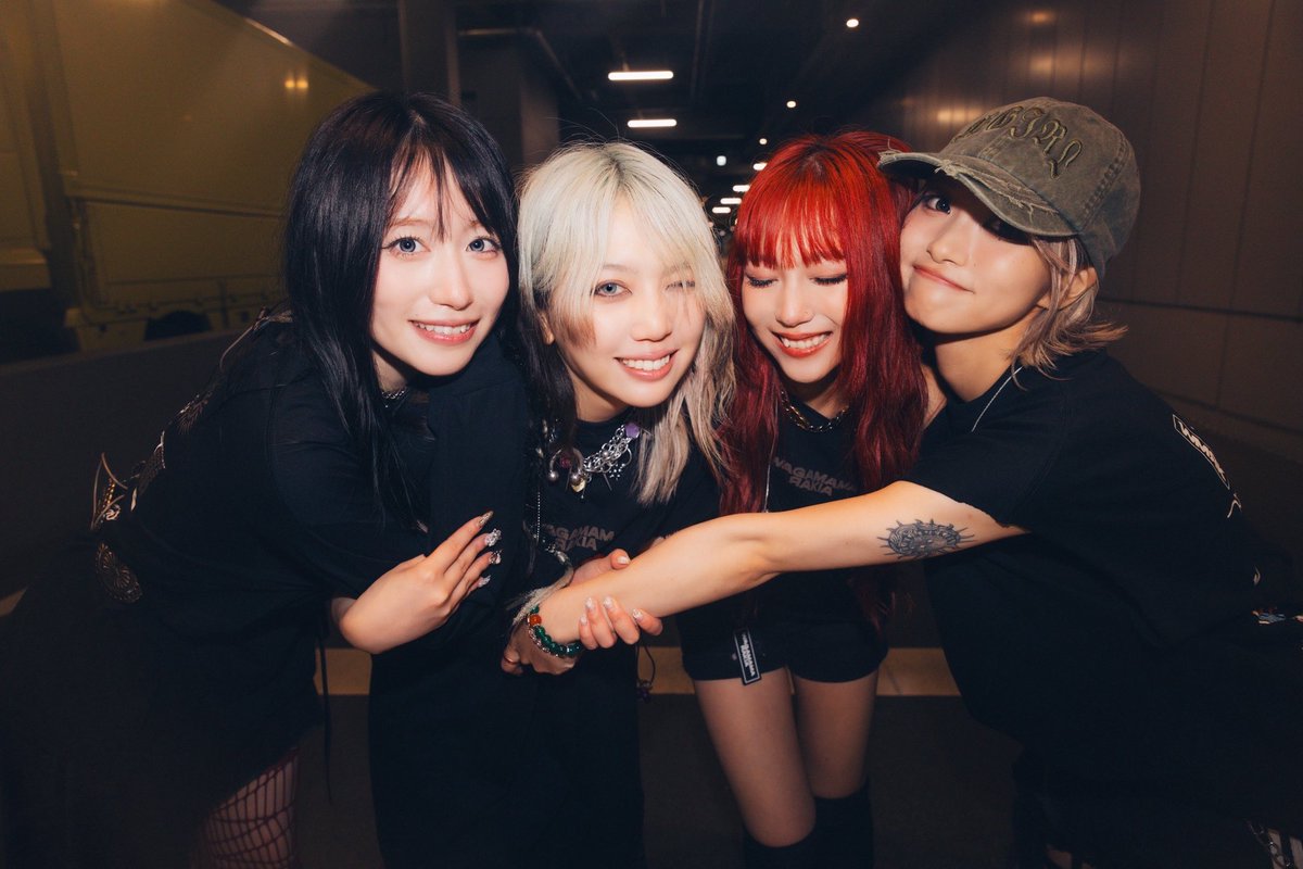 rakia_rin's tweet image. 7月9日 𝐓𝐡𝐞𝐫𝐞 𝐢𝐬 𝐬𝐮𝐫𝐞𝐥𝐲 𝐭𝐨𝐦𝐨𝐫𝐫𝐨𝐰

我儘ラキア ラストライブ
本当にありがとうございました。

くまみちゃん、れいな、みりぽ。
3人と活動できて、本当に良かった。
家族だよ。ずっと大好き。宝物です。

応援してくださったファンの皆さま、…