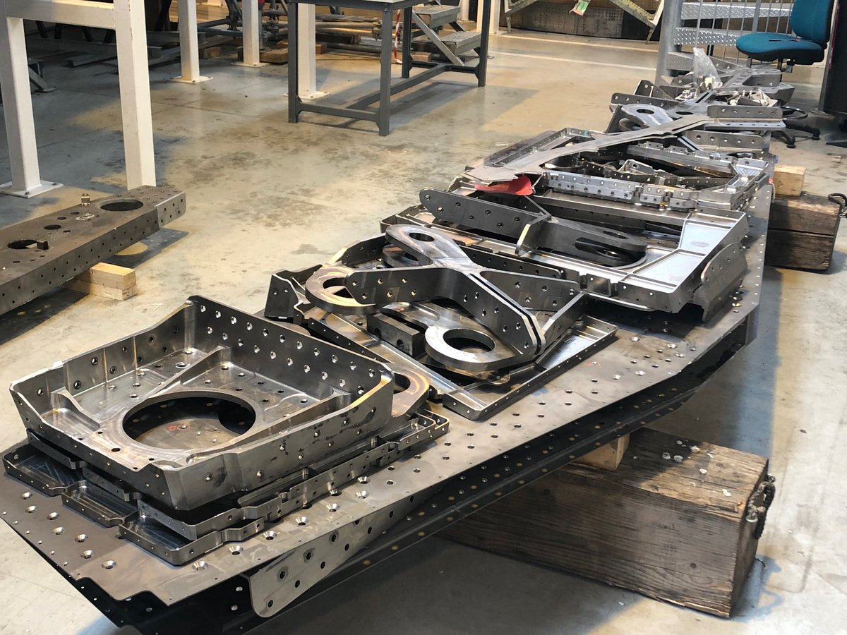 Airbus's tweet image. Waste not, want not! ♻️ Airbus is optimising the use, reuse and recycling of titanium and aluminium to increase the efficiency of our operations.
Get the full story 👉 fly.airbus.com/PAS25-Circular…
#CircularEconomy #Recycling #Innovation