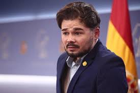 -parlar espanyol
-fer servir el català per provocar a Junts 
-dir desenes de vegades “Convergencia”.
-rentar l’història de Patxi López, Lehendakari gràcies a l’ilegalització de HB i els vots del PP.
-referir-se a l’estat espanyol un munt de vegades com a “este país”
Rufián.