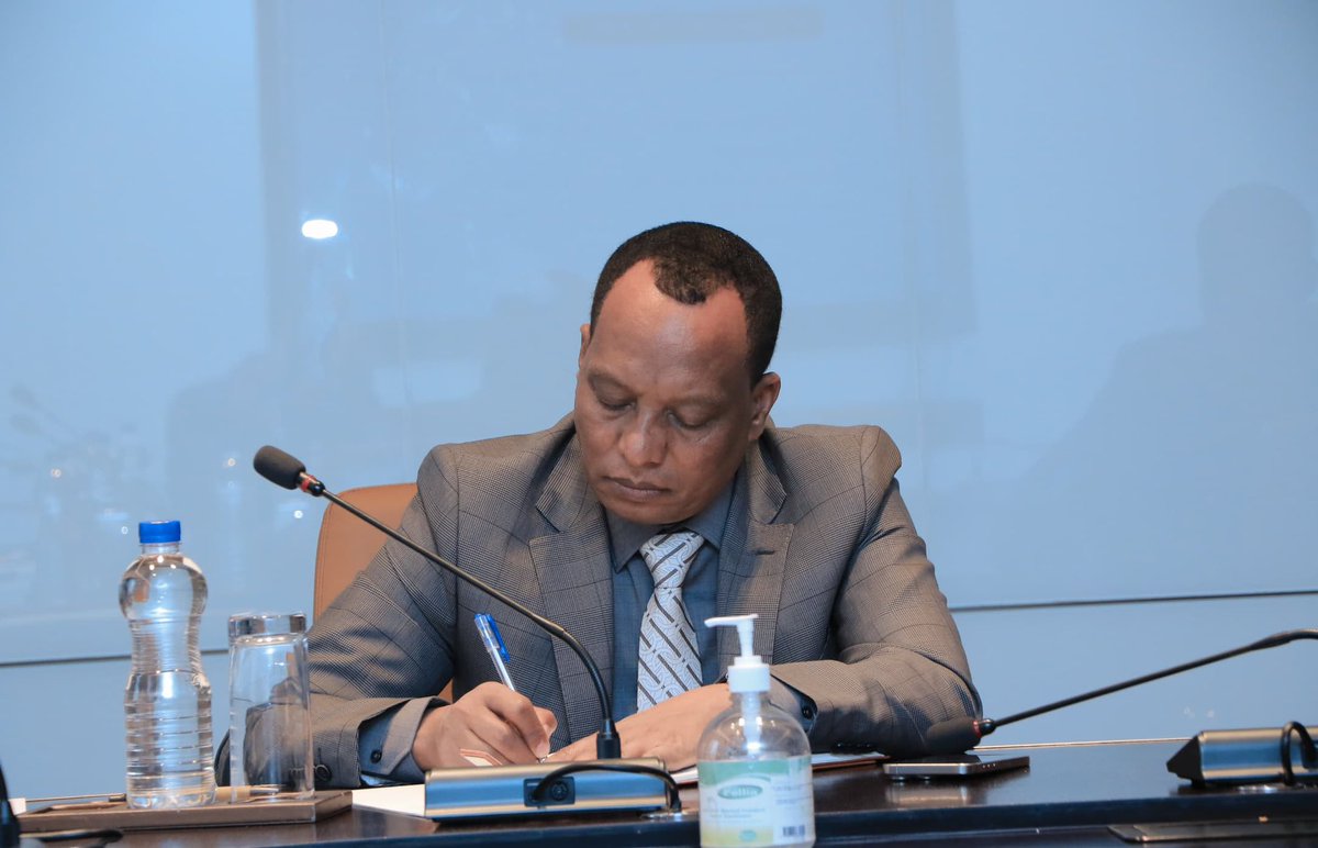 TakeleUma's tweet image. Fix Container Mismanagement Now : This demand action !

Today, we held critical discussions on a pressing issue:  government-imported containers sitting for weeks or months without proper clearance or documentation , delaying delivery to end consumers.  

This is more than just…