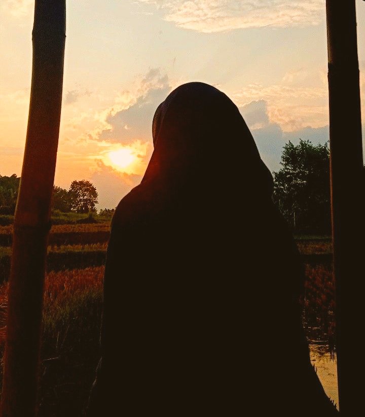 Allah zor günler için sabrımızı, güzel günler için umudumuzu daim etsin.
Gün gelir buda geçti hamdolsun deriz inşallah..