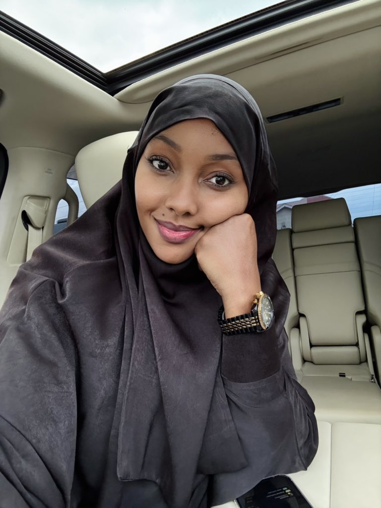 Kama Unaweza Kuziamrisha Mali Zako Na Kuwa Vile Unavyotaka Wewe Unaezimiliki Basi Wewe Ni Tajiri Tena Mwenye Uhuru Ila Kama Mali Zako Zinakuamrisha Na Kukupelekesha Hadi Kubadilika Na Kuwa Mtu Tofauti Basi Tambua Kuwa Wewe Ni Masikini Kweli Kweli……..✍🏽