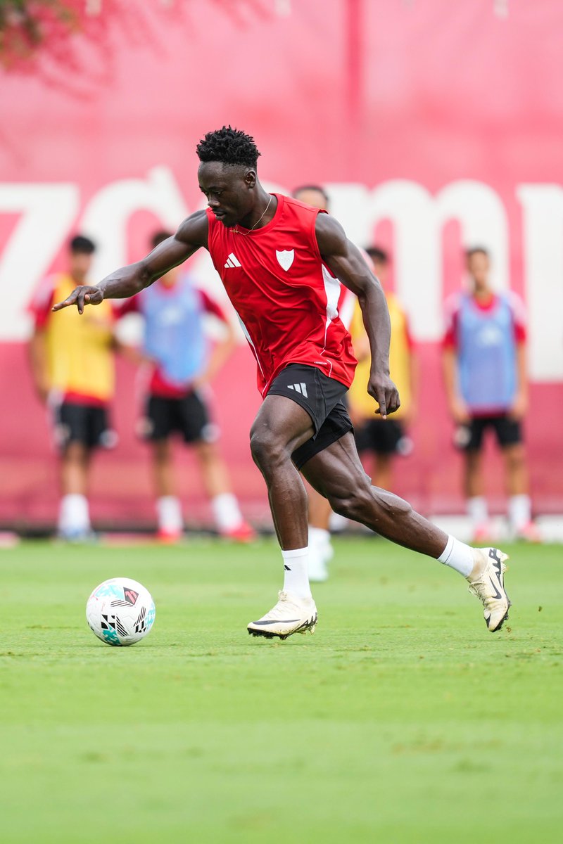 Trabajo y más trabajo 💪

#WeareSevilla #NuncaTeRindas