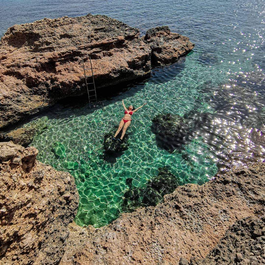 terresebretur's tweet photo. 🥾 Veniu a caminar pel #GR92, el Camí de Ronda, a l'Ametlla de Mar? Ara ho podeu combinar amb una passejada nàutica i bany en cales amagades amb el Hike&Boat, una nova experiència ja disponible!
ℹ️ https://t.co/iIVtp4QZ9p
📷 vantotis, livetgn, @ametllademartur
#TerresDelEbre https://t.co/TmZHrVGxEK