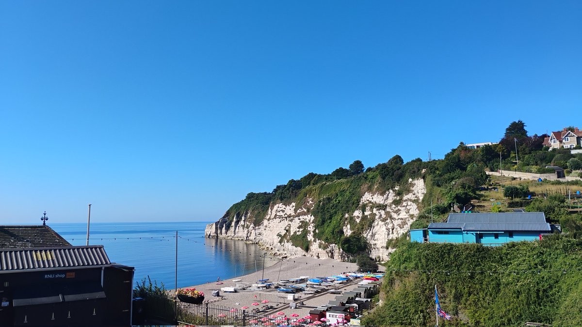 Just leaving Beer. I'm I'm on @bbcdevon at around 10.40am this morning to talk about the South West Coast Path and the walk so far. bbc.co.uk/sounds/play/li…