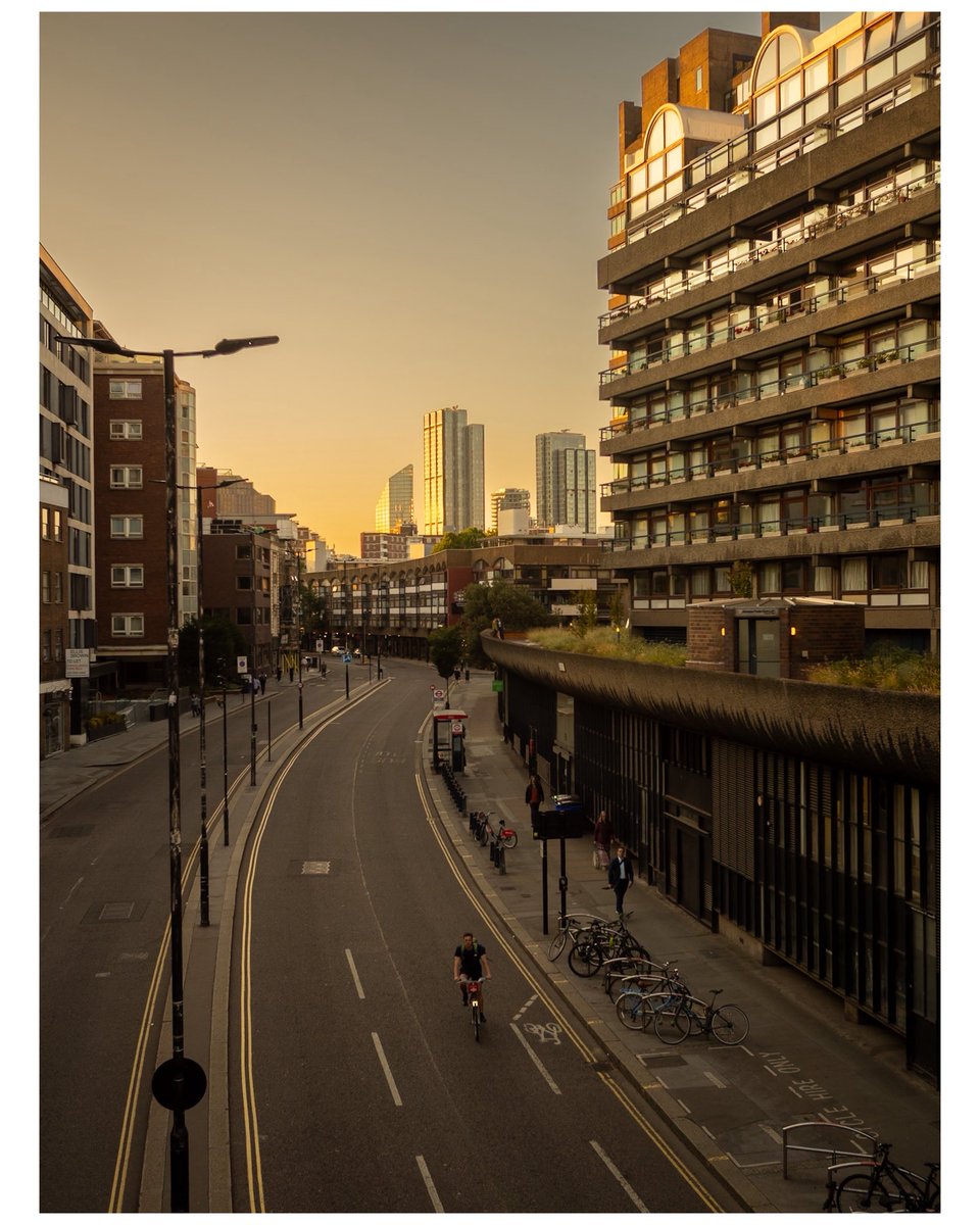 scottbaldock1's tweet photo. The Barbican- London 
Warm summer evening https://t.co/lQa4gMiIFO