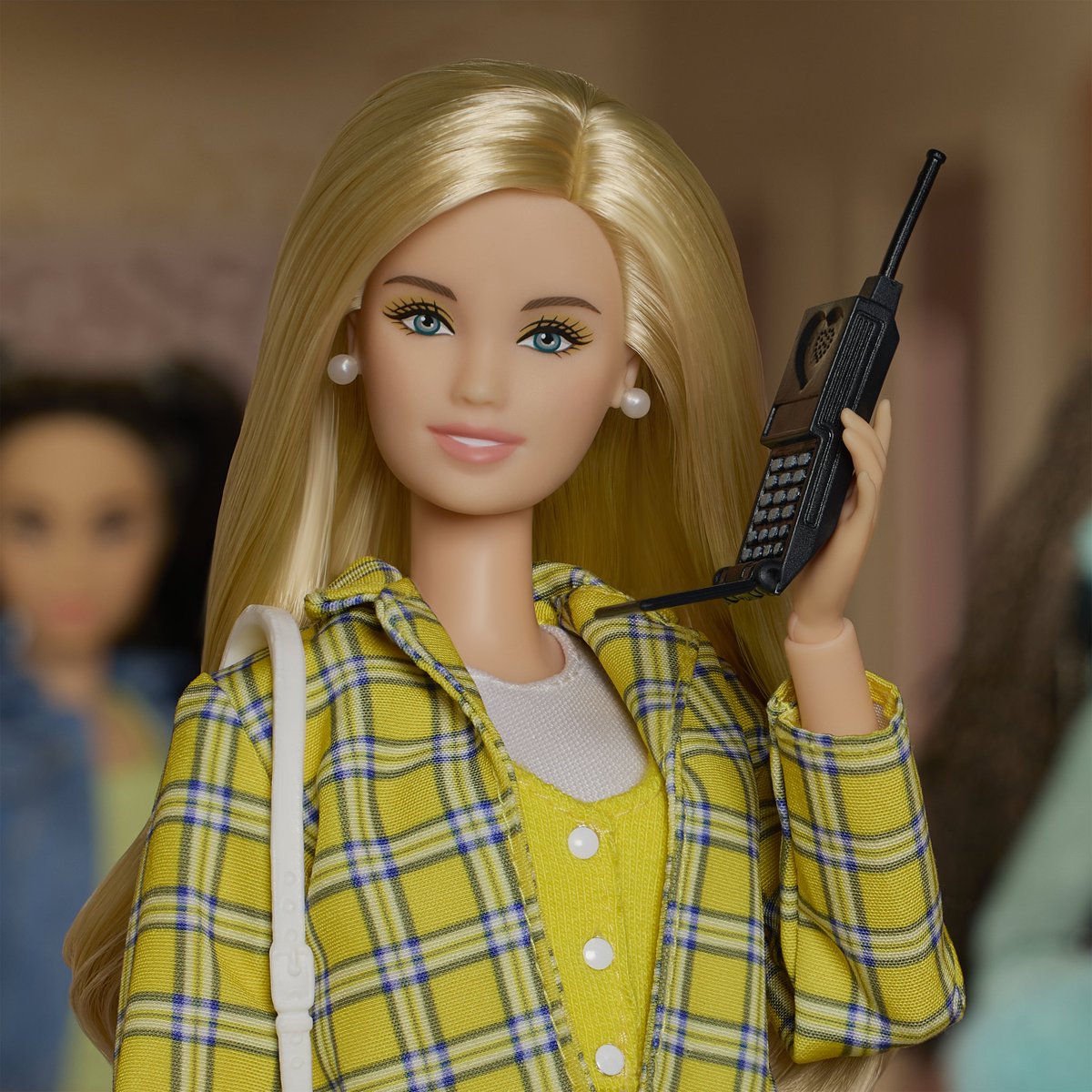 Barbie Signature Clueless 🧵

Price: $60
Label: Gold 
Doll Designer: Javi Meabe 

creations.mattel.com/products/barbi…

creations.mattel.com/products/barbi…