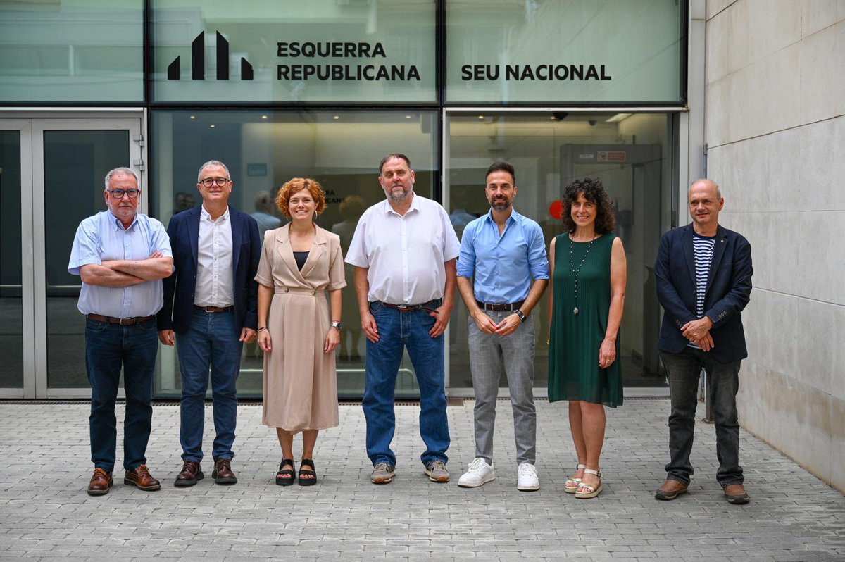 AMI (@ami__cat) on Twitter photo 🔴Ahir ens vam reunir amb <a href="/Esquerra_ERC/">Esquerra Republicana</a> per compartir reptes i estratègies del món local en clau nacional.
✔️L’<a href="/AMI__cat/">AMI</a> som una AssociaciĂł transversal polĂticament que treballem colze a colze amb partits polĂtics i entitats per avançar, des del territori, cap a un paĂs lliure. đź”´Ahir ens vam reunir amb <a href="/Esquerra_ERC/">Esquerra Republicana</a> per compartir reptes i estratègies del mĂłn local en clau nacional.
✔️L’<a href="/AMI__cat/">AMI</a> som una AssociaciĂł transversal polĂticament que treballem colze a colze amb partits polĂtics i entitats per avançar, des del territori, cap a un paĂs lliure.