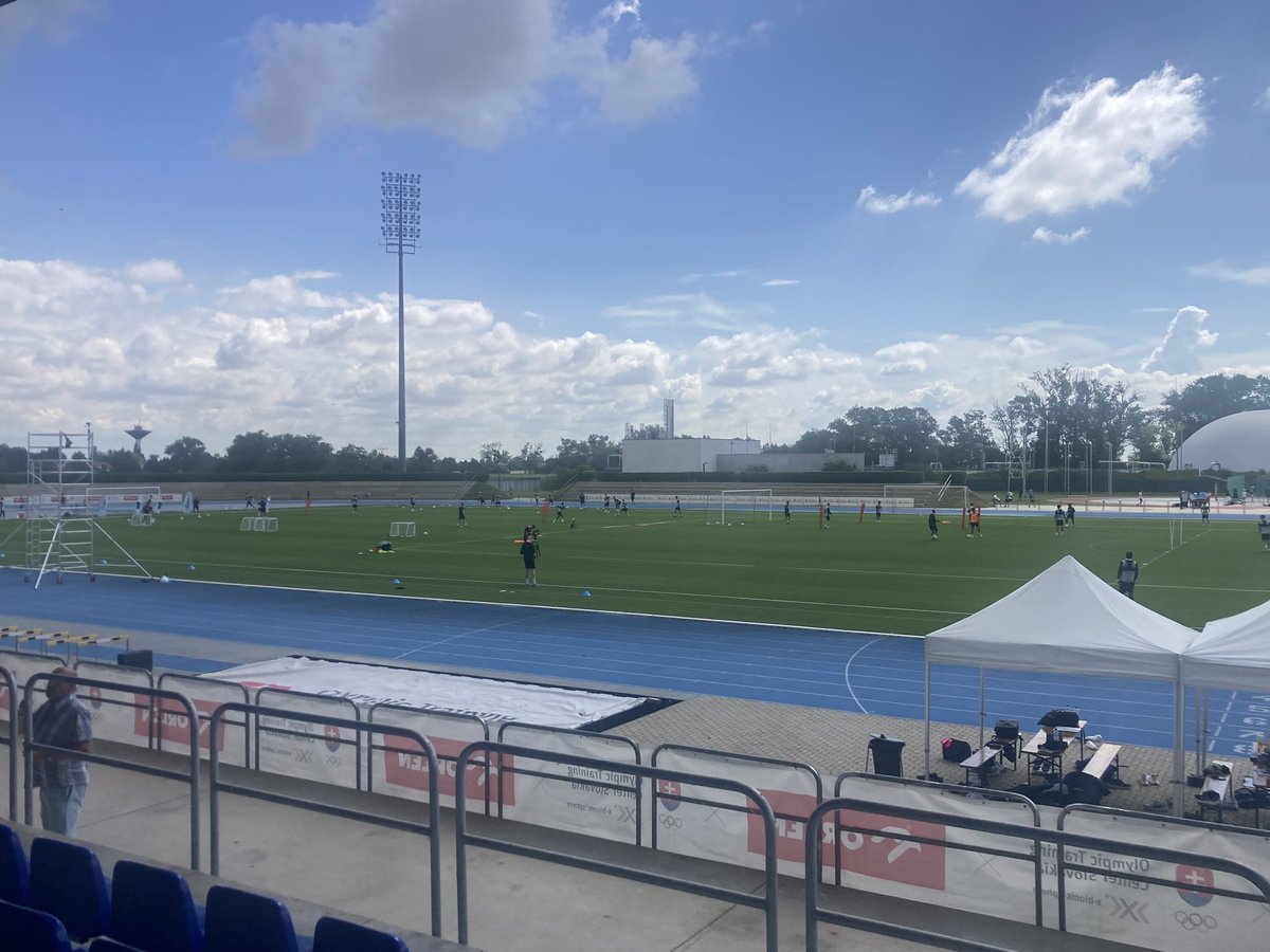 mrandrewmoon's tweet image. The sun finally appears in Slovakia for #Pompey’s open training session with around 70 fans expected