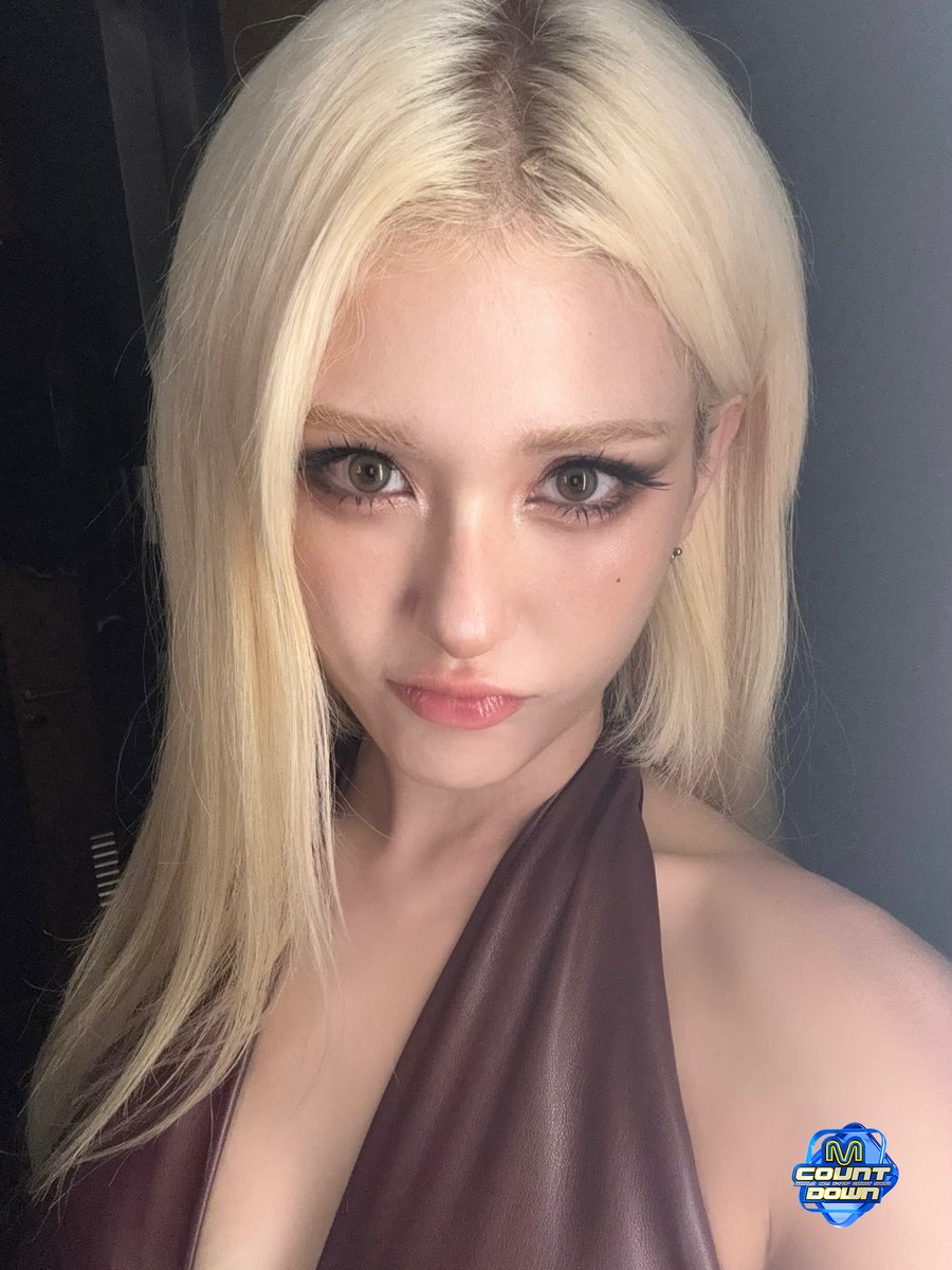 MnetMcountdown's tweet photo. 🤳🏻 : 그럼 소미 엠카 무대 어때?
Ⓜ️ : 이따 소미 엠카 무대 본방 사수 해야 알 수 있어요 
  제가 닥터스트레인지가 아니라서 대답을 못드리겠어요

여러분 소미가 너무 잘해요~ 💗
안 봐도 잘하는 거 솜뭉치도 알고 엠카도 알고 모두가 알지만
그래도 소미 최초 공개 무대 본방 사수 해주세요
왜냐고요? ⭐️ 오늘 소미가 주인공이거든요 ⭐️

#엠카운트다운 #MCOUNTDOWN
#전소미