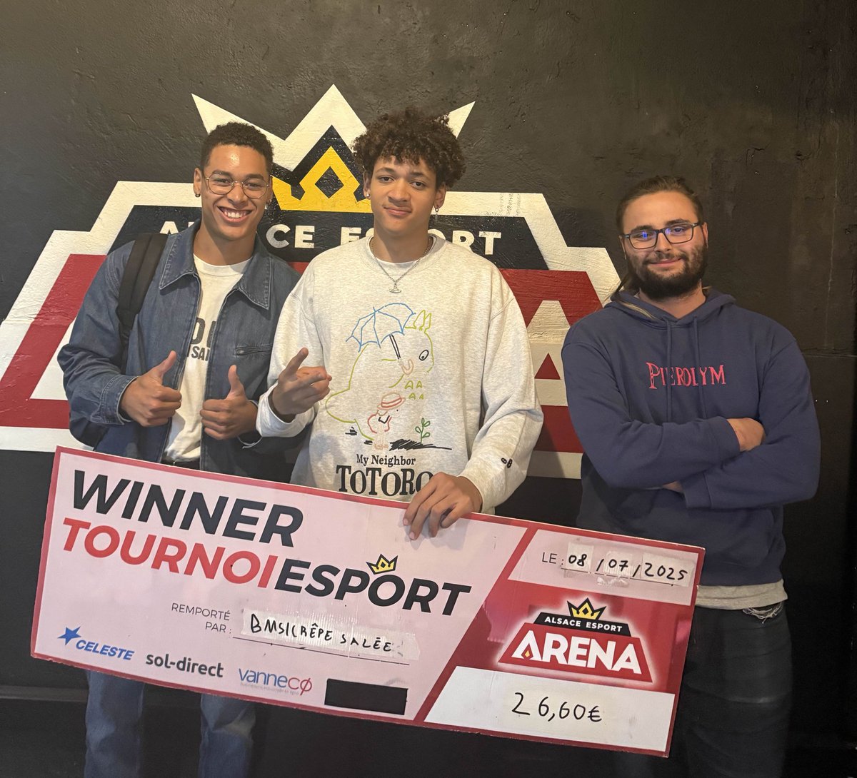 StrasTourneys's tweet image. Et c&apos;est crêpe salée 🥇 qui remporte cette 201e édition de la Magna Arena !

Il est suivi de Pierolym 🥈 (qui envoie une run de patron) puis de Littlemonke 🥉 pour compléter ce podium.

(photo de Littlemonke non contractuelle 😬) 

🔗 Bracket : start.gg/tournament/mag…